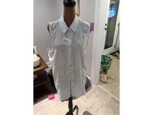 NWOT Equipment Femme Sleeveless Button-Up 100% Silk Blouse Large